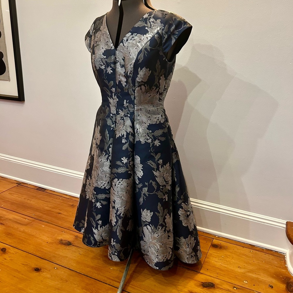 Jasmine bridal size 4 Blue and Silver jacquard Fit and Flare Midi Dress